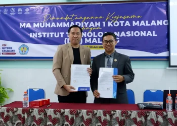Penandatanganan kerja sama antara ITN Malang dan MA Muhammadiyah 1 Plus Malang. (Foto/dok.)