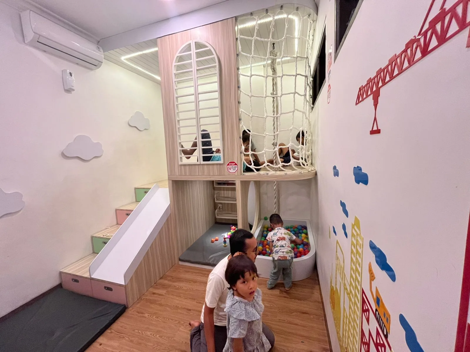Fasilitas bermain untuk anak