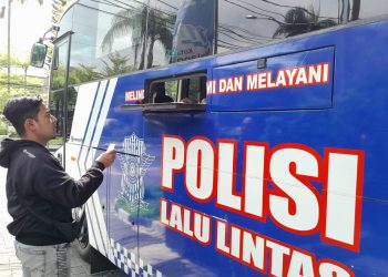 Layanan SIM Keliling Kota Malang, memudahkan masyarakat yang akan melakukan perpanjangan masa berlaku SIM./Foto: Tugumalang.id/Bagus Rachmad Saputra