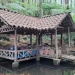 Gazebo pengunjung di kafe Alas Pakis. Foto: Aisyah Nawangsari Putri