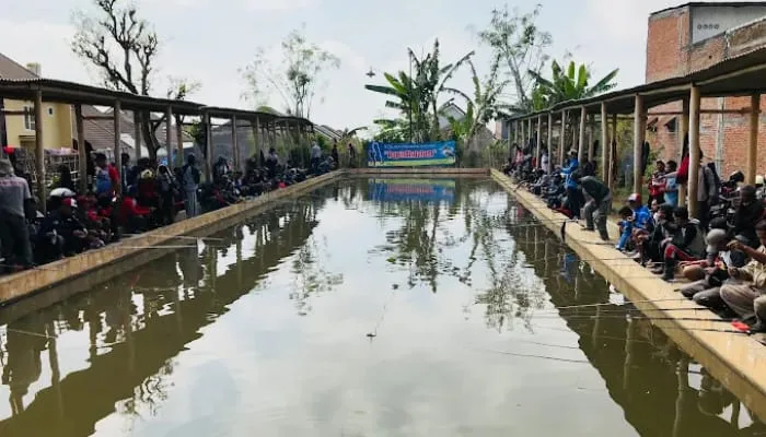 Kolam Pancing Dadaptulis Dalam Batu./Foto: Google Review/Danang Fadian.