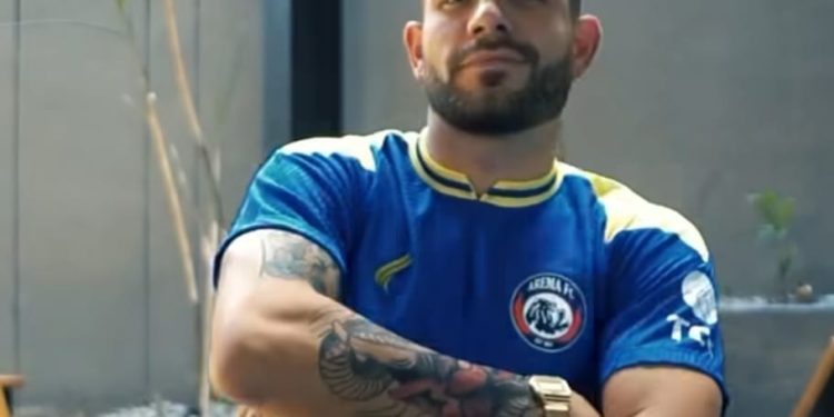 Arema FC resmi merekrut Ian Lucas Puleio Araya untuk menambah kekuatan tim jelang bergulirnya BRI Super League 2025/2026. /Foto: Tangkapan layar Instagram @aremafcofficial