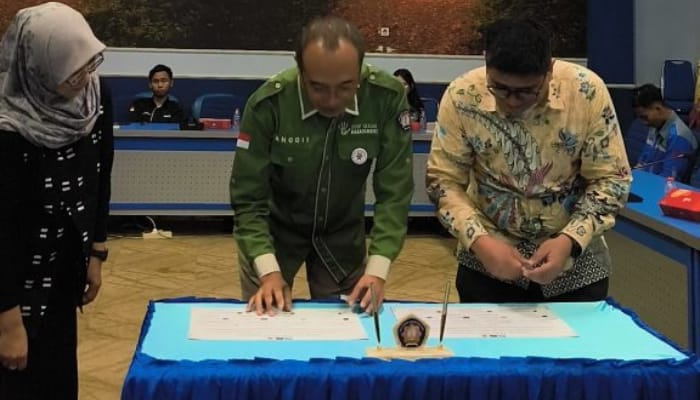 Penandatanganan komitmen PKKMB Tanpa Kekerasan di kampus Polinema./Foto: Dok.Polinema