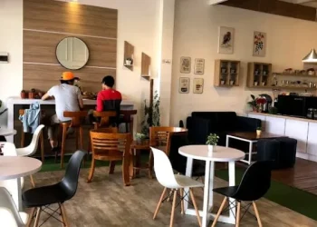 Rekomendasi kafe di Sawojajar Malang yang cocok buat kerja maupun nugas kuliah. /Foto: Google Review/RIZ Coffee