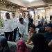 Menteri Imigrasi dan Pemasyarakatan (Imipas) RI, Agus Andrianto berbincang dengan masyarakat pengguna layanan Kantor Imigrasi Malang. (Foto/M Sholeh)