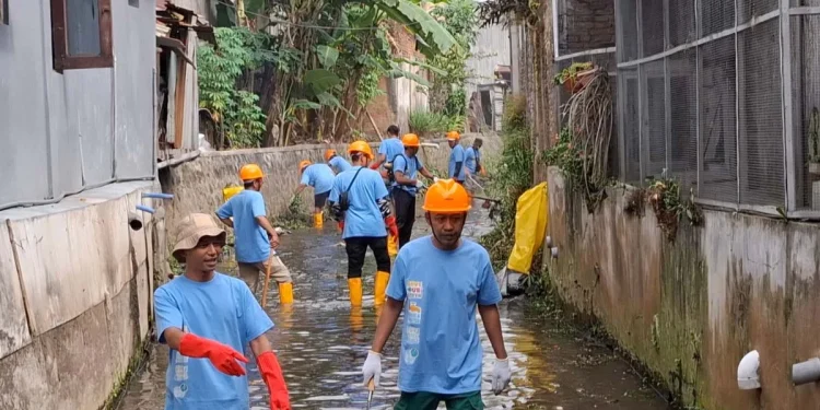PT HM Sampoerna Tbk , bersih-bersih sungai Purwantoro, Blimbing, Kota Malang