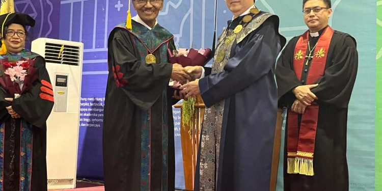 Guru Besar Universitas Ma Chung