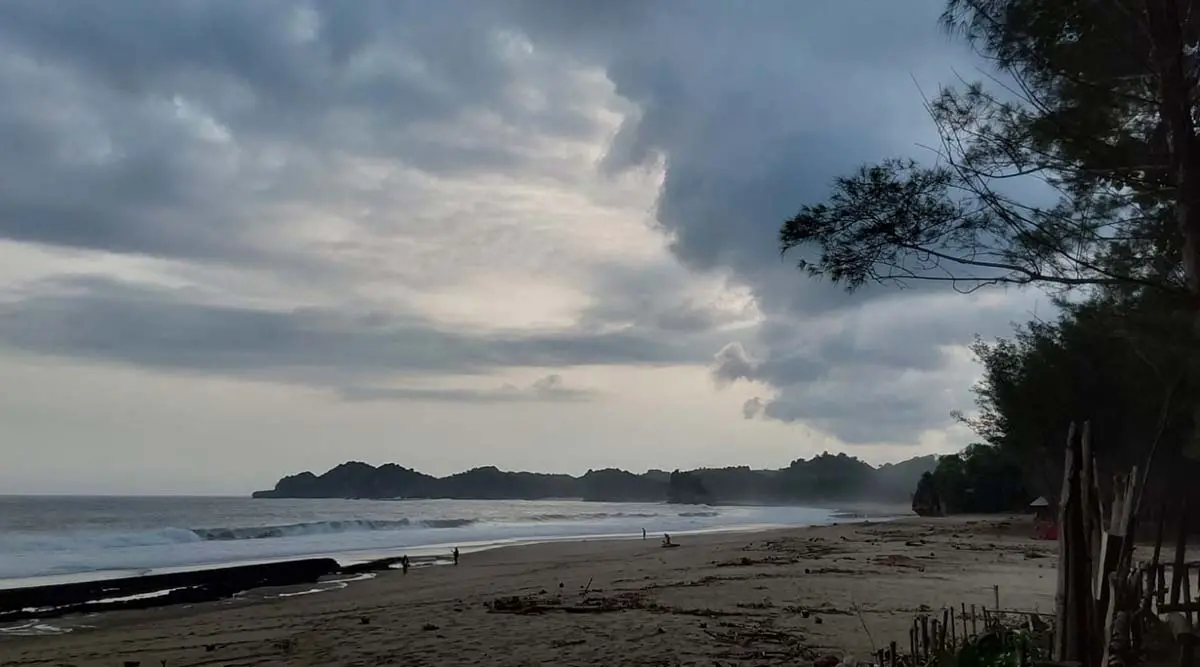 Pantai Bajul Mati