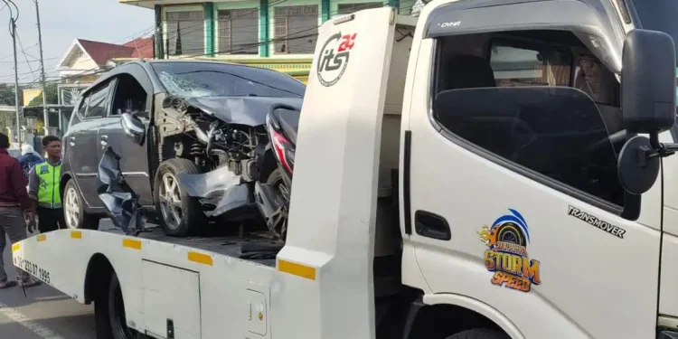 Sepeda motor vs Mobil