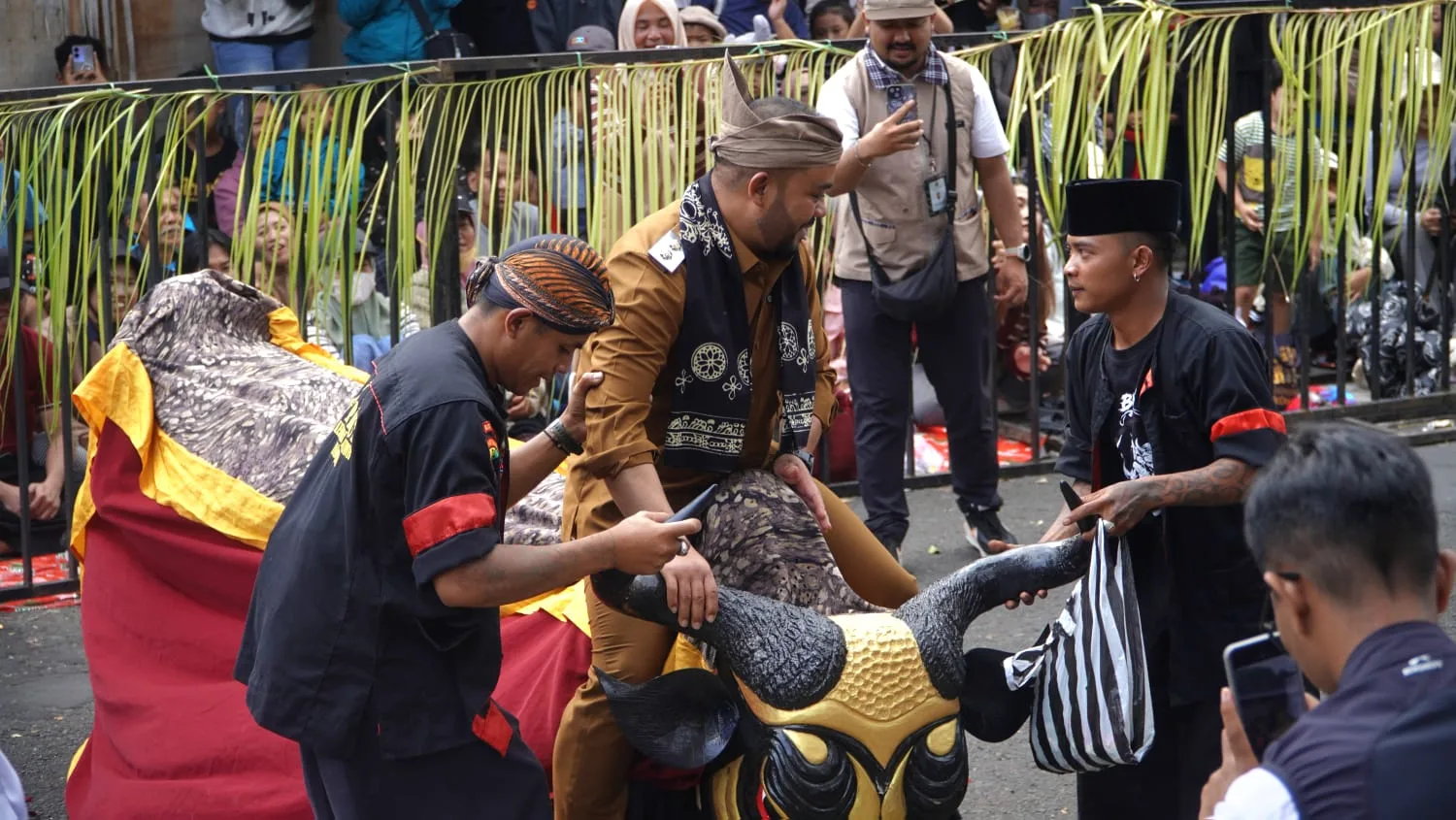 Pemkot Batu lestarikan bantengan