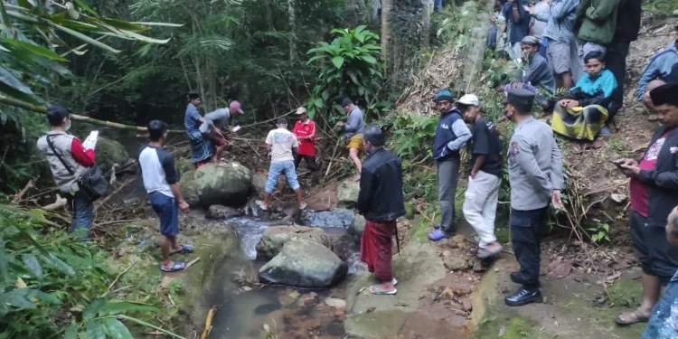 pria odgj,membusuk - Jenazah Pria ODGJ Ditemukan Membusuk di Aliran Sungai Dampit, Malang