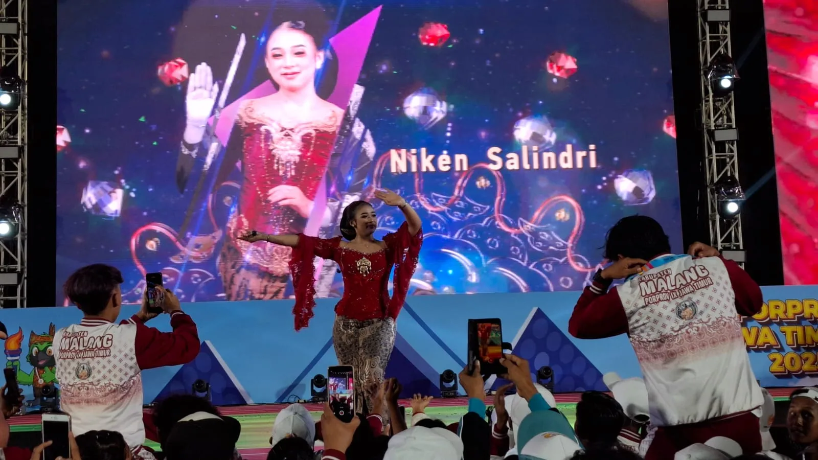 Penampilan Niken Salindry