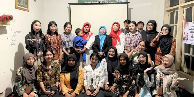 Perkuat peran keluarga, PG PAUD Unikama bersama Kelompok KKN Desa Petungsewu gelar Workshop Parenting. /Foto: Dok. Unikama