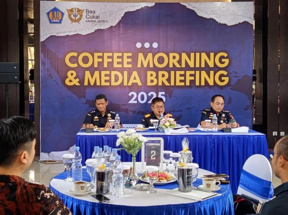 Kepala Kanwil DJBC Jatim II, Agus Sudarmadi memaparkan capaian kinerja Kanwil DJBC Jatim II. (Foto/M Sholeh)