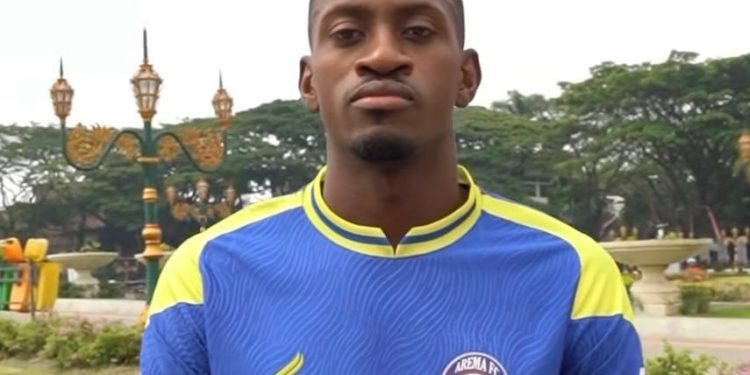 Fakta menarik rekrutan anyar Arema FC, Matheus Blade yang jadi bek asing keempat di lini pertahanan Singo Edan. /Foto: Tangkapan layar Instagram @aremafcofficial