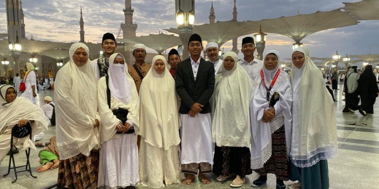 Ibadah umrah kian bermakna, Chatour Travel Hadirkan program Tajdidun Nikah di Tanah Suci./Foto: Dok. Chatour Travel