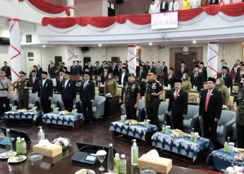 Rapat paripurna Forkopimda Kota Batu mendengar pidato kenegaraan Presiden RI di jelang HUT RI KE-80. Foto: Prokopim KWB