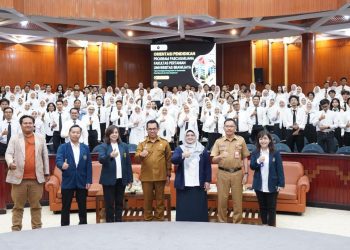 Wali Kota Nurochman saat memaparkan komitmen perkuat sektor pertanian dan agrowisata di hadapan akademisi UB Malang. Foto: Prokopim KWB