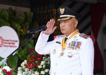 Bupati Malang, Sanusi saat bertindak sebagai Inspektur Upacara Bendera di Pendopo Agung Kabupaten Malang. Foto: Pemkab Malang