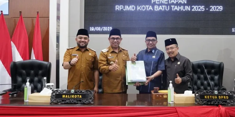 Penetapan RPJMD Mbatu Sae 2025-2029 di Kota Batu. Foto: Prokopim KWB