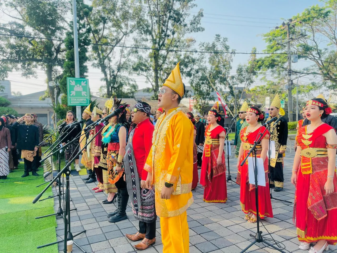 Pakaian adat saat upacara kemerdekaan di Grand Mercure Malang Mirama. Foto/dok