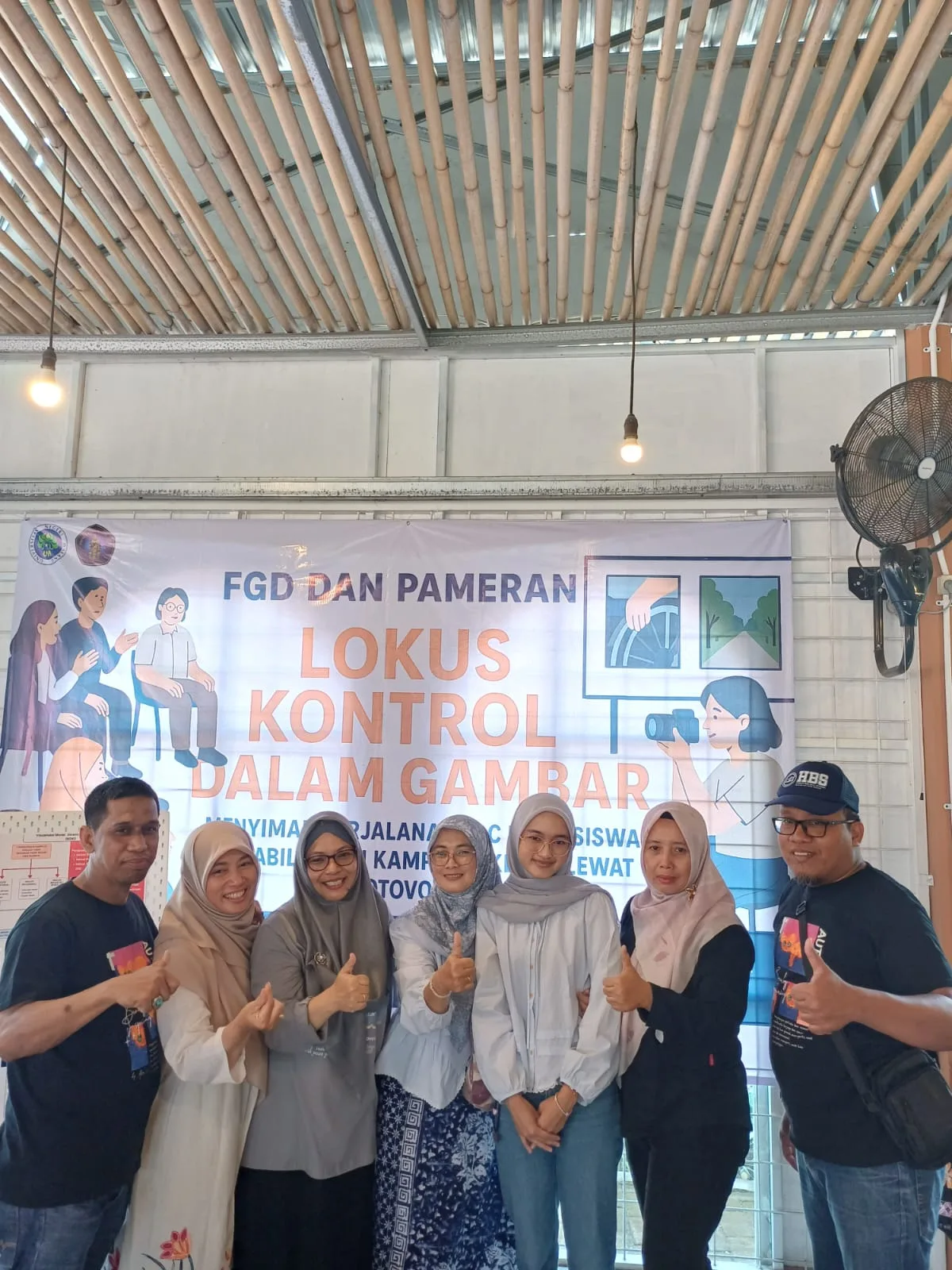SELAMAT DAN SUKSES: Pameran Hasil Photovoice Madif (mahasiswa disabilitas) yang Ada di PLD (pusat layanan disabilitas) UB mendapat support banyak pihak. Berlangsung di Cerita Spektra Coffe & Etery. Foto/dok. Happy Roikhan