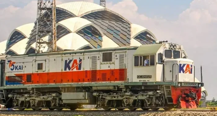 Cara mendapatkan diskon tiket kereta api sebesar 20 persen di momen HUT Kemerdekaan RI ke-80. /Foto: Pinterest/Fahmi Catperku