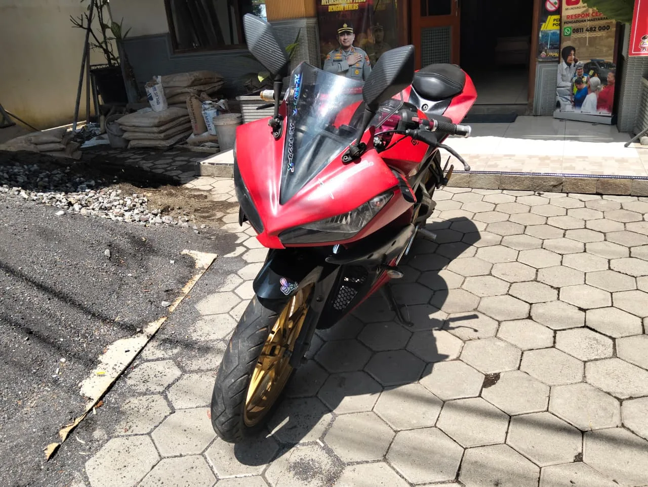 Sepeda motor yang digunakan tersangka saat melakukan aksinya. Foto: Polres Malang