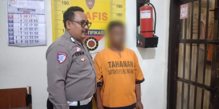 Tersangka FL usai diamankan polisi. Foto: Polres Malang