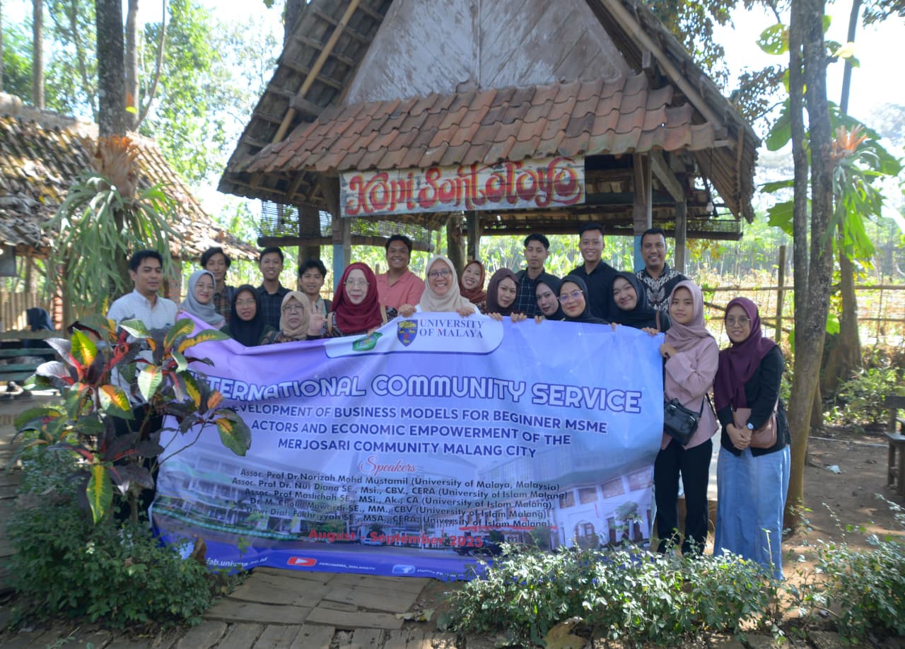 Kegiatan International Community Service antara FEB Unisma dengan Universiti Malaya Malaysia. Foto/dok