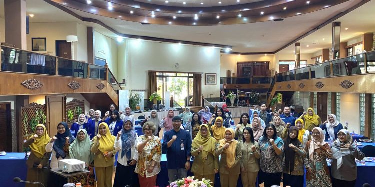 Dinkes Kota Batu menggelar workshop menggandeng guru-guru UKS menekan angka kehamilan remaja yang masih tinggi. Foto: Azmy