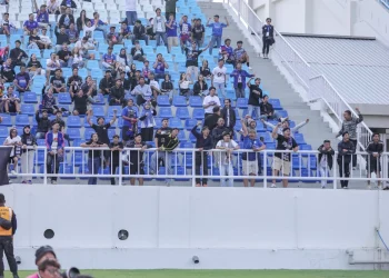 Arema Fc,suporter away - Hormati Larangan Suporter Away, Arema FC Imbau Aremania Dukung dari Rumah