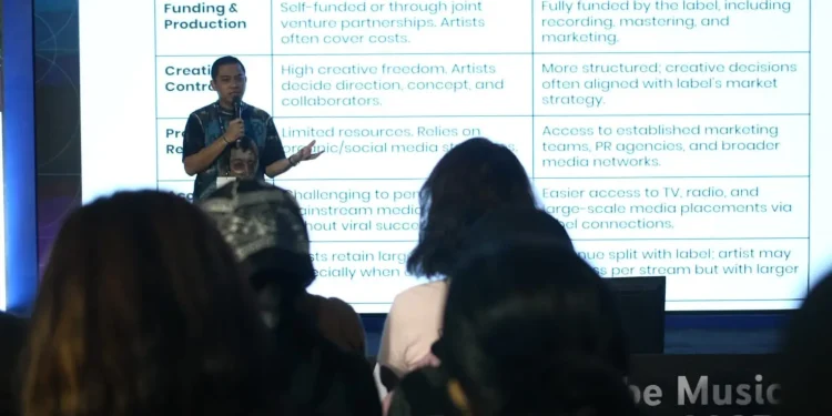 Ade Govinda saat mengisi acara dalam gelaran Loka Nesia 2025 di MCC. (Foto/M Sholeh)