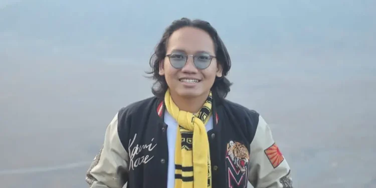 Mahasiswa Fakultas Vokasi UB Malang pembuat map roblox, Fawwaz Mufid Wardaya. Foto: Dok.