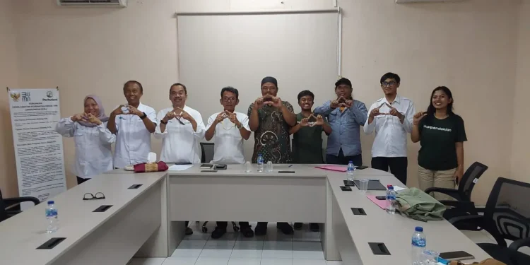 Administratur/KKPH Malang Kelik Djatmiko beserta jajaran, Ketua Lembaga Masyarakat Desa Hutan (LMDH) Wana Tani Ahmad Syaifudin, serta CEO PT Manggala Teknologi Nusantara Hario Laskito Ardi.
