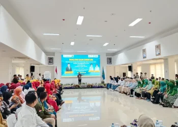 Menteri Kependudukan dan Pembangunan Keluarga RI, Wihaji saat mengisi acara Dialog bersama Penyuluh Keluarga Berencana dan Kader Banggakencana di Kota Malang. (Foto/M Sholeh)