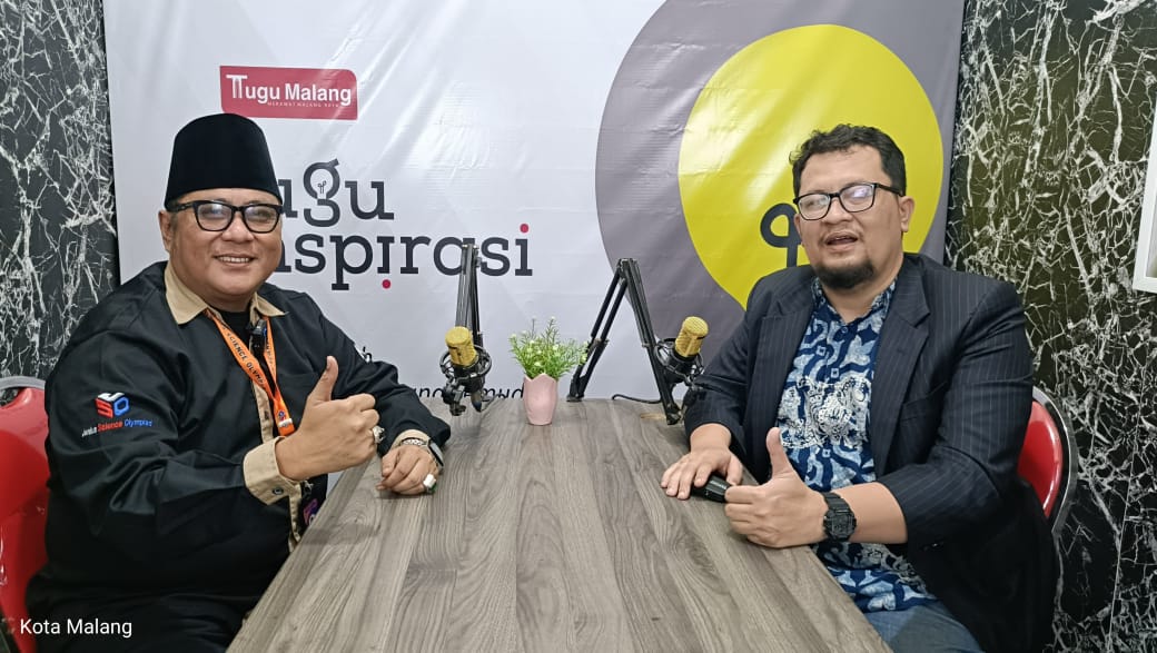 Ketua Yayasan Pendidikan Intan Mutia, Mochammad Ali Yasin, S.E (kiri) bersama CEO Tugu Media Group, Irham Thoriq (kanan) dalam acara podcast Tugu Inspirasi. /Foto: Dok. Tugu Media Group.