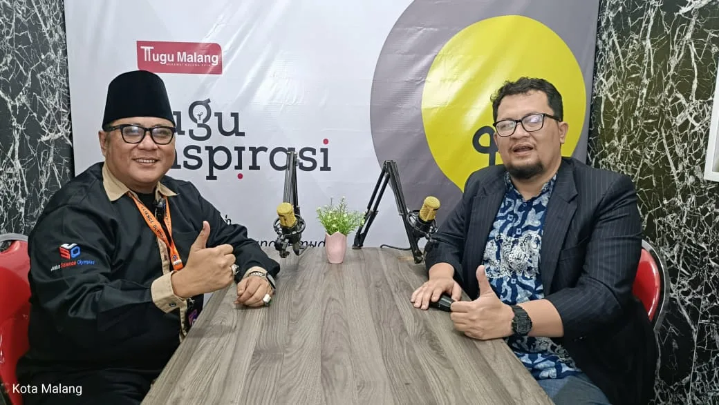 Ketua Yayasan Pendidikan Intan Mutia, Mochammad Ali Yasin, S.E (kiri) bersama CEO Tugu Media Group, Irham Thoriq (kanan) dalam acara podcast Tugu Inspirasi. /Foto: Dok. Tugu Media Group.