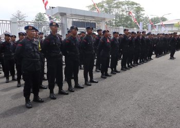 Sebanyak 1.402 personel disiagakan untuk pengamanan pertandingan Arema FC vs PSBS Biak di Stadion Kanjuruhan. Foto: Polres Malang