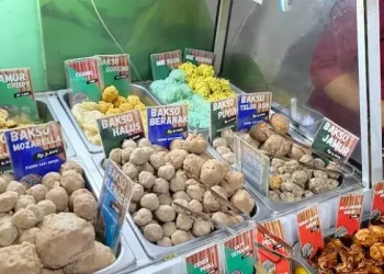 Spot kuliner khas Kota Batu yang wajib dicoba oleh para wisatawan. /Foto: Google Review Bakso De Stadion Batu/Yusuf Adi