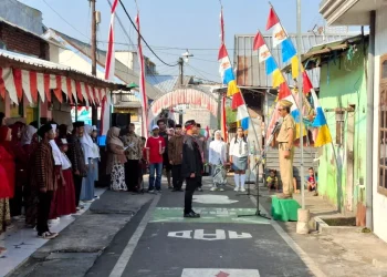 Suasana upacara peringatan kemerdekaan RI di kampung Muharto Selatan. Foto: Azmy