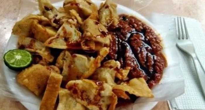 Rekomendasi batagor di Malang dengan cita rasa otentik yang lezat dan harga terjangkau. /Foto: Pinterest/Zavee