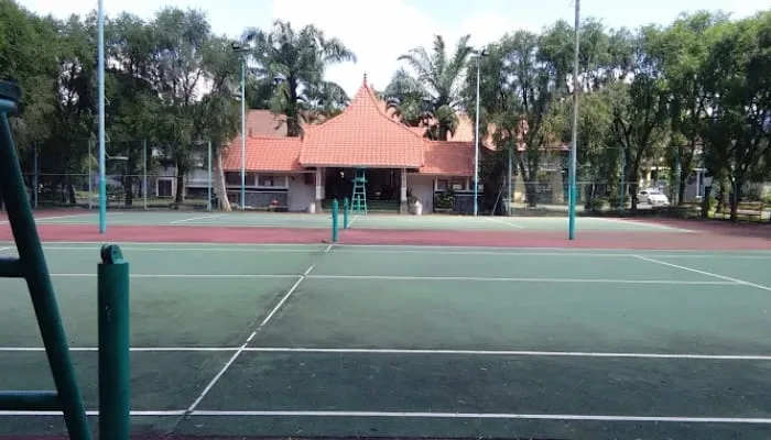 Lapangan Tenis Permata Jingga Malang./Foto: Google Review/Jibryll Sakty.