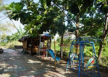 Taman baca di Kabupaten Malang yang didirikan oleh pasangan suami istri di Ketani, Tegalgondo, Kecamatan Karangploso, Kabupaten Malang. Foto/Siti Nur Fadia