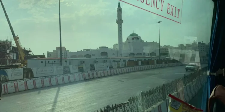 Masjid Sahabat Bilal dari kejauhan. Foto-foto: irham thoriq.