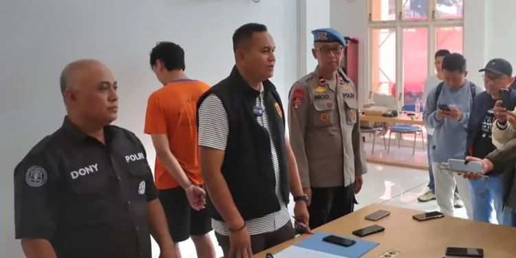 Mengaku Anggota Brimob