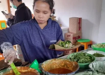 Pedas dan Nikmat! Rekomendasi Pecel Madiun di Kota Malang yang Wajib Dicoba