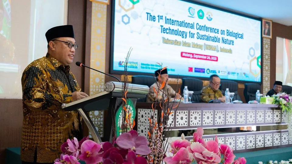 Prof Drs H Junaidi Mistar PhD, Rektor Unisma