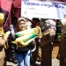 Warga membeli beras murah di kegiatan GPM di Kecamatan Karangploso. Foto: Pemkab Malang