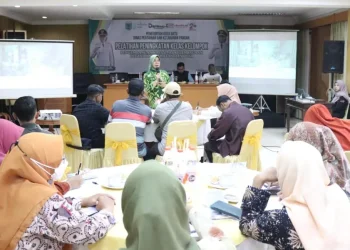 Kabag BPSDA Emilyati saat pemaparan manfaat DBHCHT Kota Batu 2025. Foto: Azmy